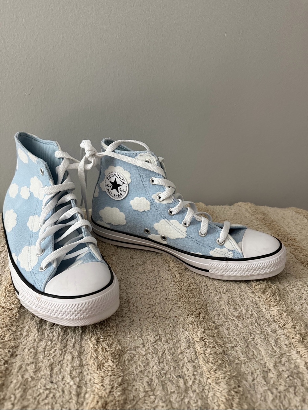 Brand new Converse Chuck Taylor All Star High GS 'Clouds' Baby Blue